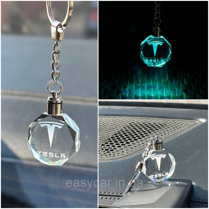 Брелок Crystal з різнокольоровою підсвіткою TESLA Брелок Crystal з різнокольоровою підсвіткою TESLA